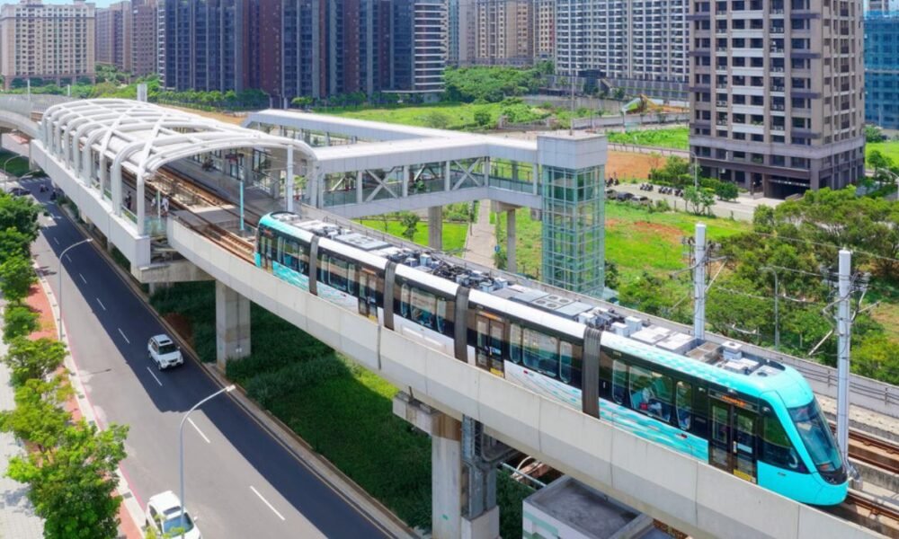 Delhi Metro train representing India’s expanding urban transport infrastructure projects